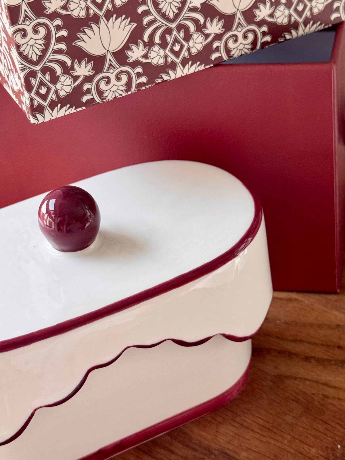 Ceramic Dish Candle- French Linen & Orris