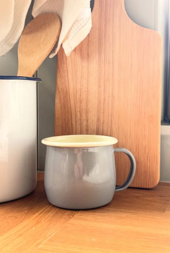 Enamel mug